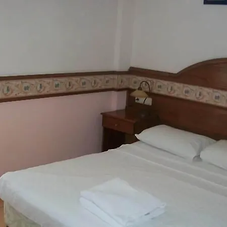 Kriss Szálloda Ortakent