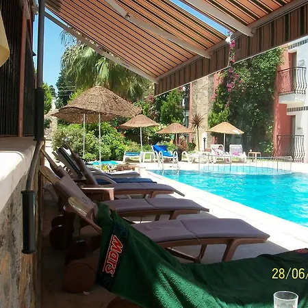 Kriss Hotel 3*